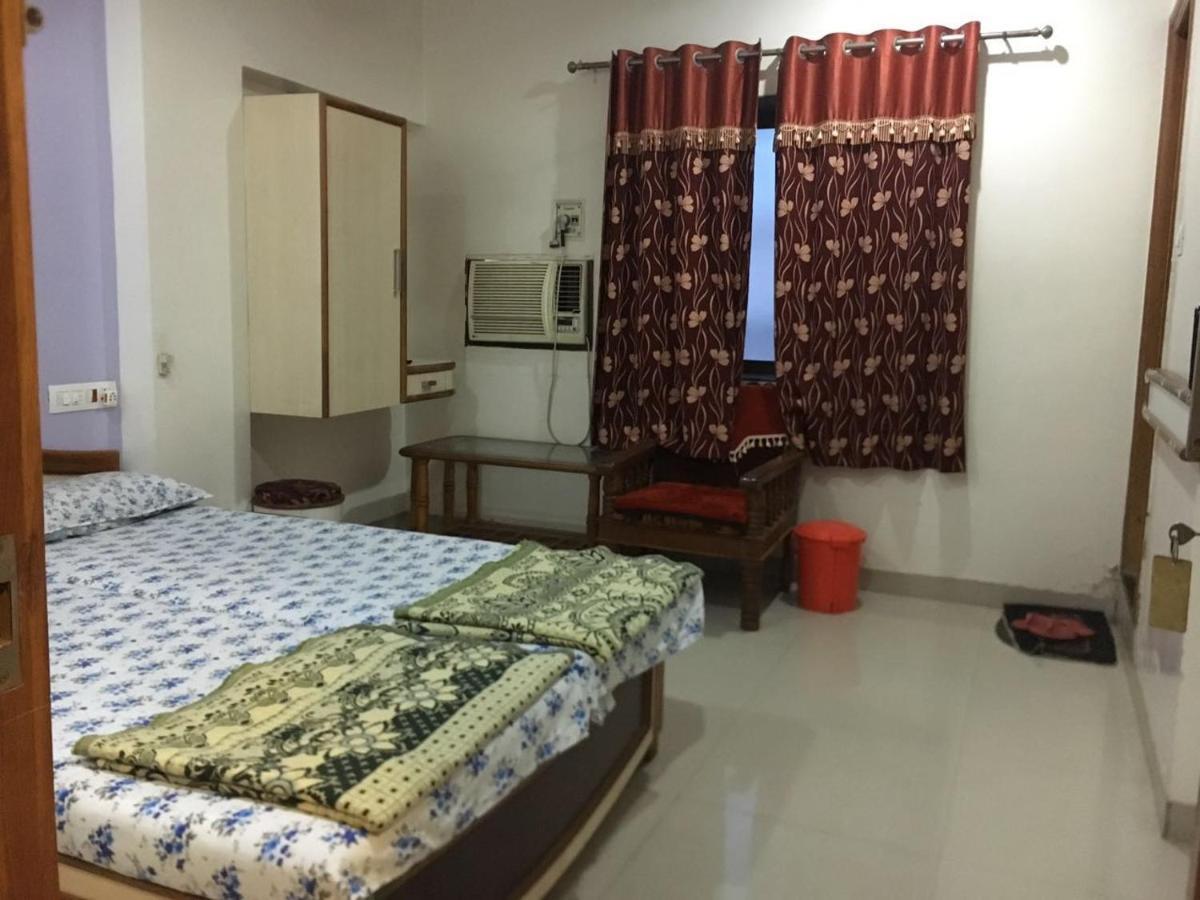 Hotel Sairaj Palace Shirpur Екстер'єр фото